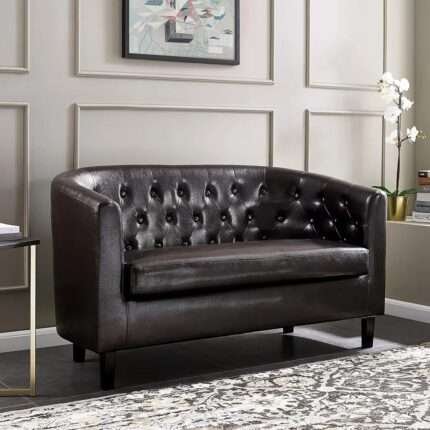 UrbanChic Lounges Lether Sofa