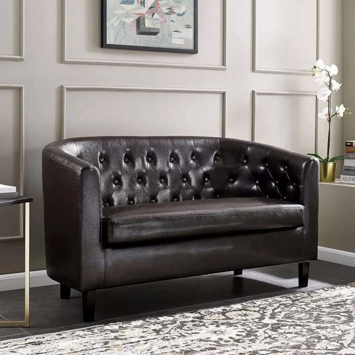 UrbanChic Lounges Lether Sofa