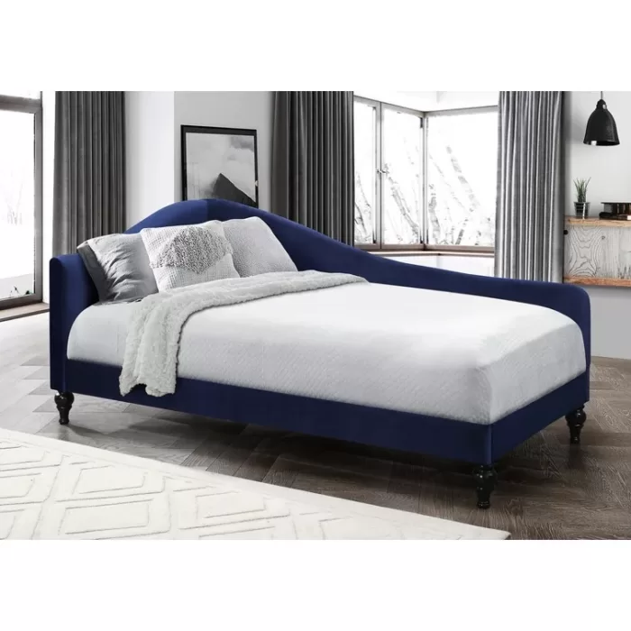 EleganceEnclave Chaise Elegance