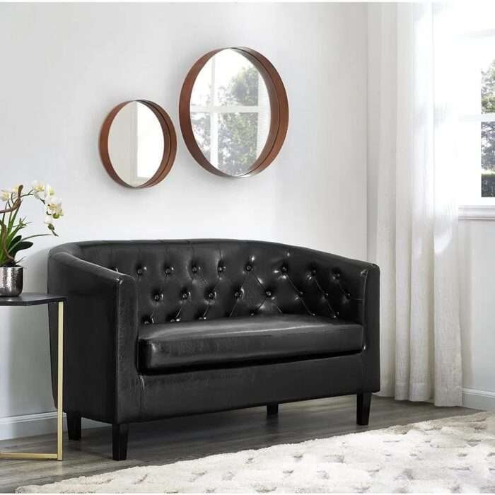 UrbanChic Lounges Lether Sofa