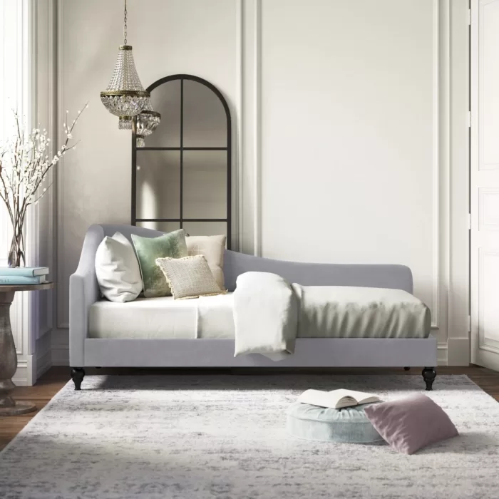EleganceEnclave Chaise Elegance