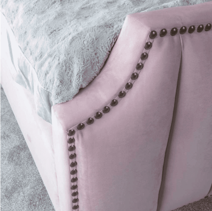 Mikasa Vertical Tufted Bed